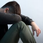 恋愛がうまくいかない人の共通点｜相手の話を遮る癖が嫌われる理由