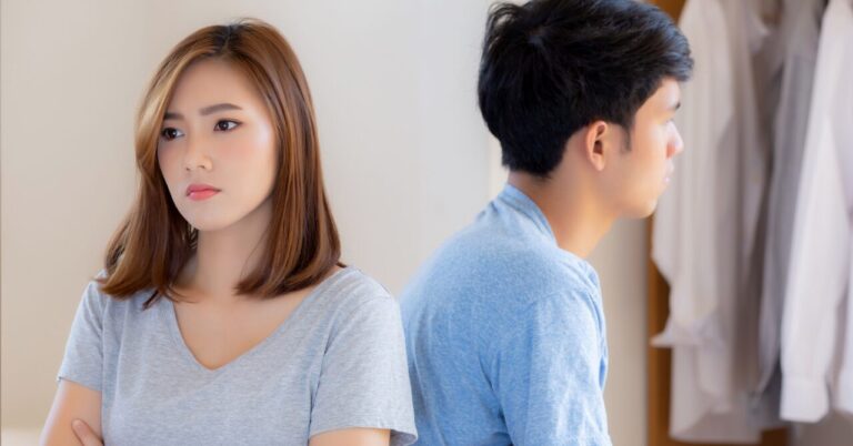 恋愛がうまくいかない人の特徴｜否定から入るクセの心理と改善法を徹底解説