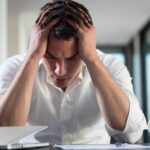 モテない男性の特徴｜自虐で会話が重くなる理由とは？