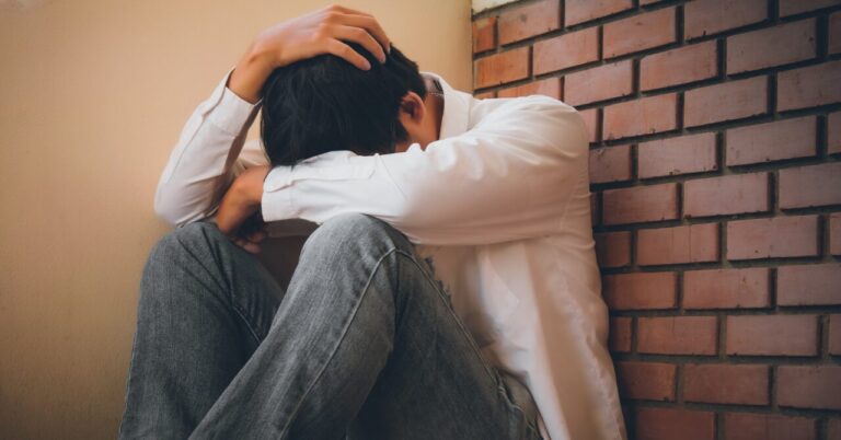 恋愛偏差値が低い男性がやりがち｜心配しすぎLINEの3つの危険性