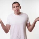 「どうせ俺なんか」と思う男が恋愛で損する理由｜自己否定で止まりやすい時の直し方